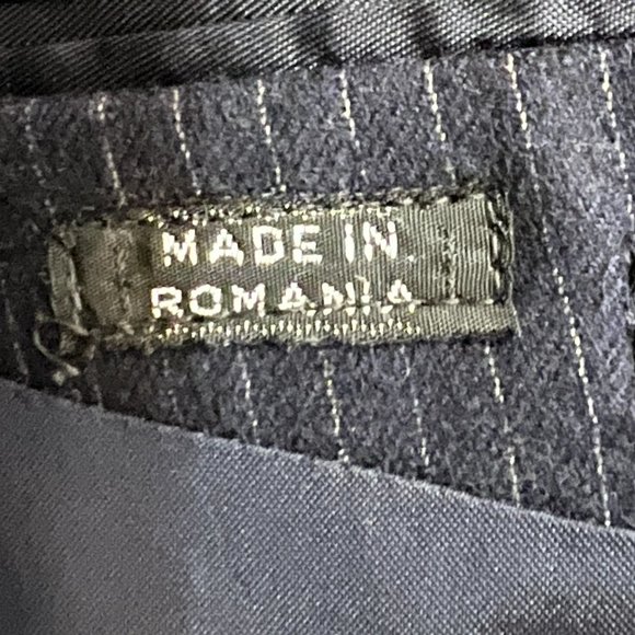Blazer Men's 100% Wool Navy Striped 2Button Jacket Made in Romania Size 42R - Picture 6 of 9